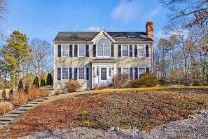 Exterior - Fabulous 3-bedroom house with AC in East Falmouth (East Falmouth,)