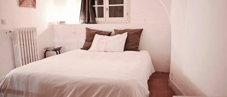 Fer et planche à repasser, Wi-Fi, draps fournis