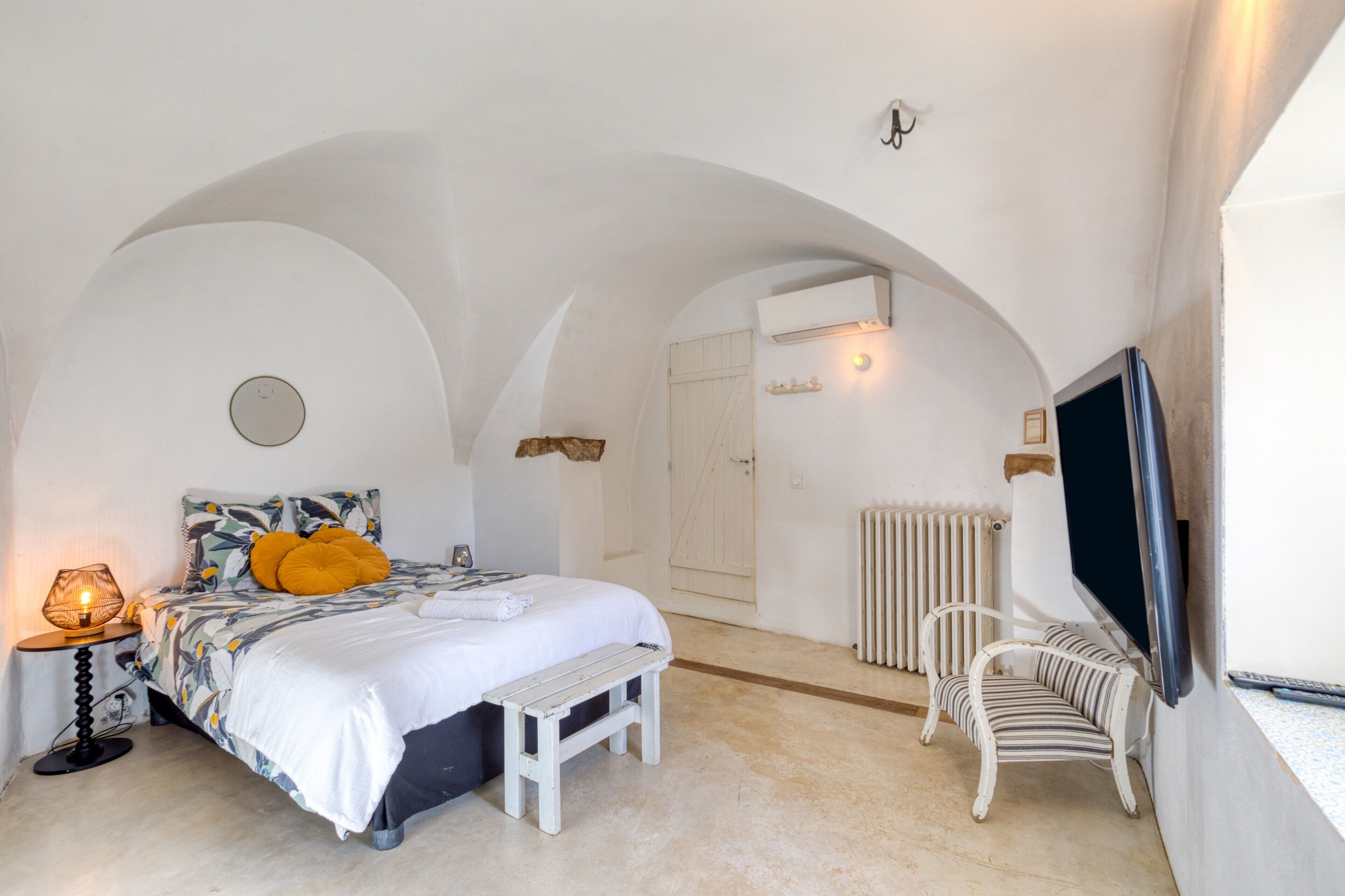 3 bedrooms, desk, iron/ironing board, WiFi