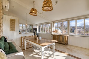 TV - Holiday Home “Gîte - Entre Amis” with Shared Pool, Wi-Fi & Air Conditioning (Rouet)