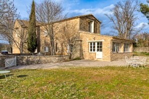 Exterior - Holiday Home “Gîte - Entre Amis” with Shared Pool, Wi-Fi & Air Conditioning (Rouet)