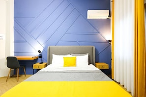 Desk, WiFi - Grandstay Central groups unit (Durrës)