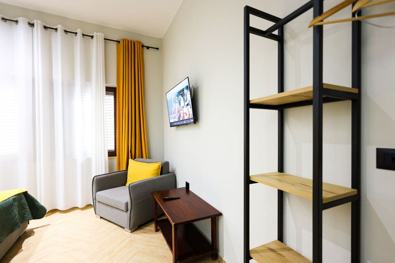 Télévision, cheminée