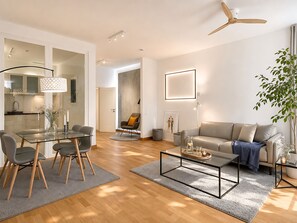 TV - Apartment '4 Neue Suite, 79qm' with Shared Terrace, Balcony and Wi-Fi (Baden-Baden)