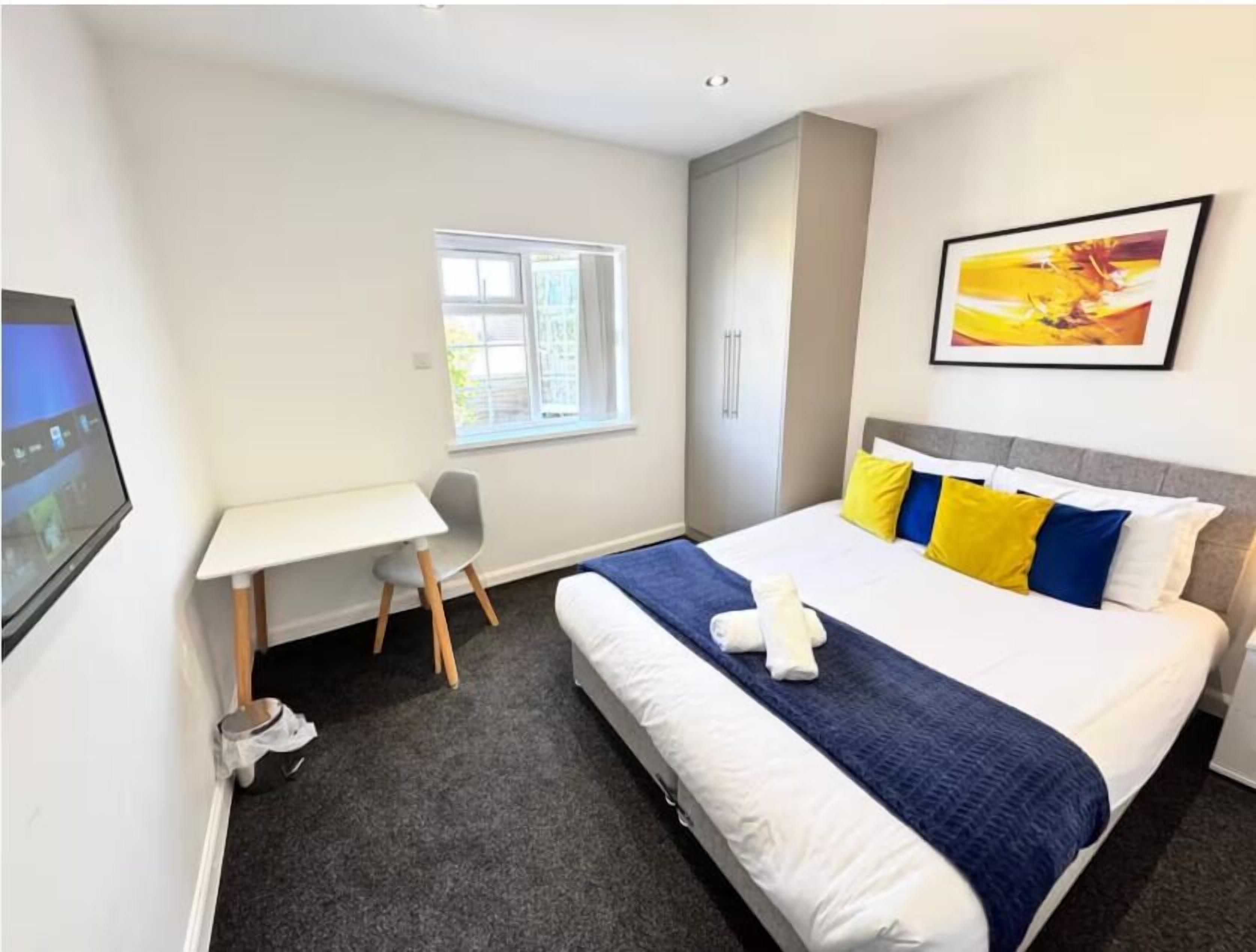 Classic Double Room, 1 King Bed, Shared Bathroom | Free WiFi