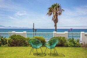 Property grounds - Brilliant 4-bedroom villa in welcoming St James perfect for relaxing stays (St James)