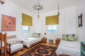 4 bedrooms, iron/ironing board, WiFi, bed sheets - Brilliant 4-bedroom villa in welcoming St James perfect for relaxing stays (St James)