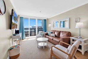 TV - 2BR Top-Floor Oceanfront Condo with Beach & Pool View (Pawleys Island)