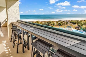 Property grounds - 2BR Top-Floor Oceanfront Condo with Beach & Pool View (Pawleys Island)