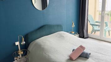 3 bedrooms, iron/ironing board, bed sheets