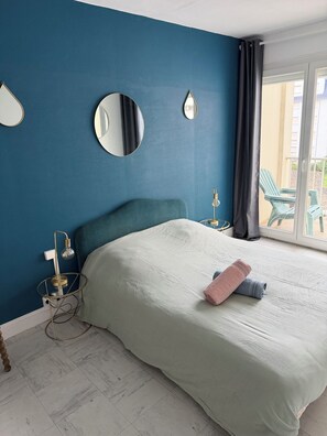 3 slaapkamers, een strijkplank/strijkijzer, beddengoed