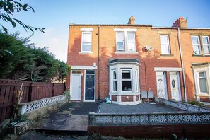 Exterior - The Whickham View | ground floor apartment | Wi-Fi | Free parking (Wickham)