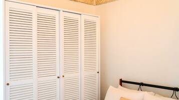 Bügeleisen/Bügelbrett, kostenloses WLAN