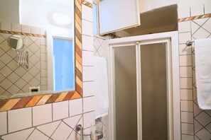 Shower, hair dryer, towels, soap - Dimora Blu Panorama - Arcuève (Ostuni)