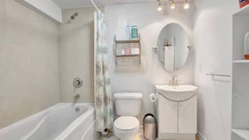 House, 2 Bedrooms | Bathroom