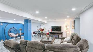 House, 2 Bedrooms | Living room