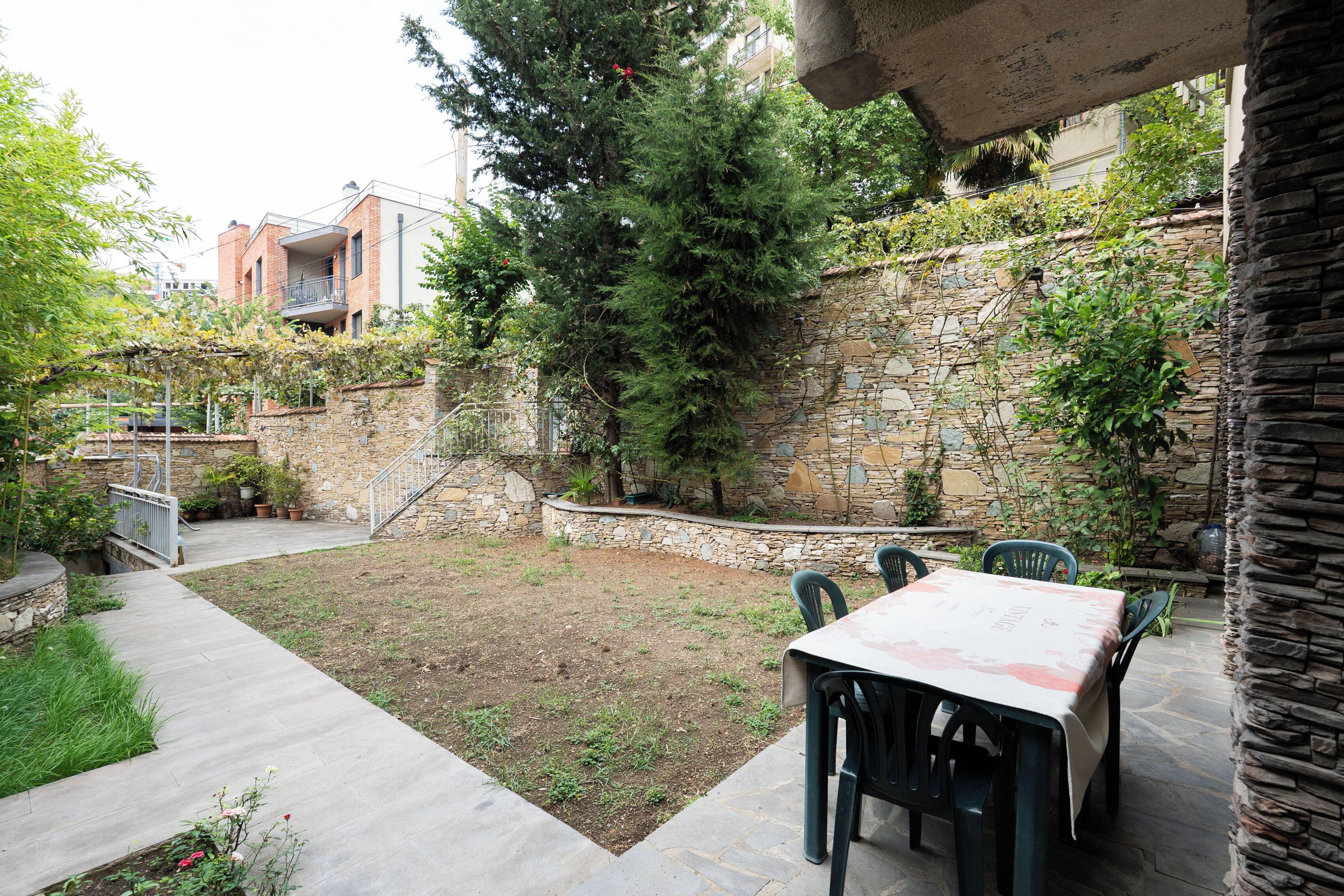 House, Patio, Courtyard View | Tempat makan luar