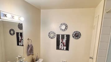 Apartment, 1 Bedroom | Bathroom