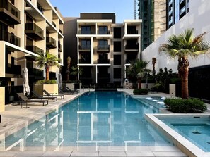 Pool - Stylish 2 Bedrooms | Pool Gym & Family-Friendly (Dubai)