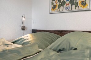 2 bedrooms, iron/ironing board, WiFi, bed sheets - Holiday Home 'Reethaus Kälberstieg' with Lake View, Private Terrace and Wi-Fi (Grebin)