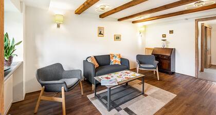 Holiday Home 'Reethaus Kälberstieg' with Lake View, Private Terrace and Wi-Fi
