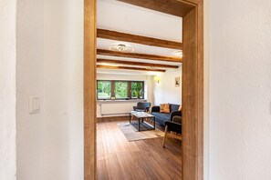 Interior - Holiday Home 'Reethaus Kälberstieg' with Lake View, Private Terrace and Wi-Fi (Grebin)
