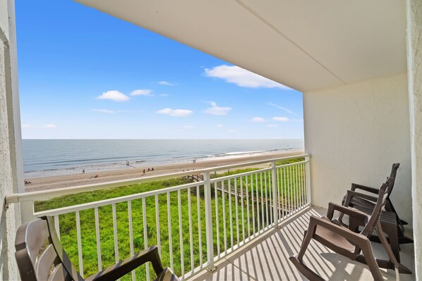 Property grounds - Oceanfront Condo with indoor pool + Free Attraction Tickets! (North Myrtle Beach)