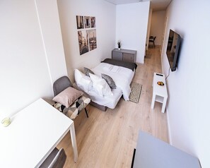 1 bedroom, iron/ironing board, Internet, bed sheets - Cozy 1BR in Old Town + Parking (Vilnius)