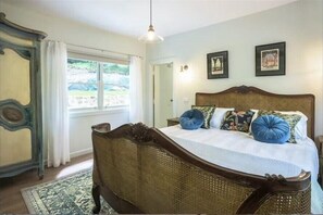 Bed sheets - Kallista - Charleston Cottage (Kallista)