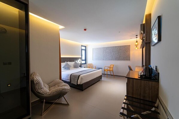 Quarto casal standard, vista para a cidade | Cortinas blackout, ferros/tábuas de passar roupa, Wi-Fi de cortesia