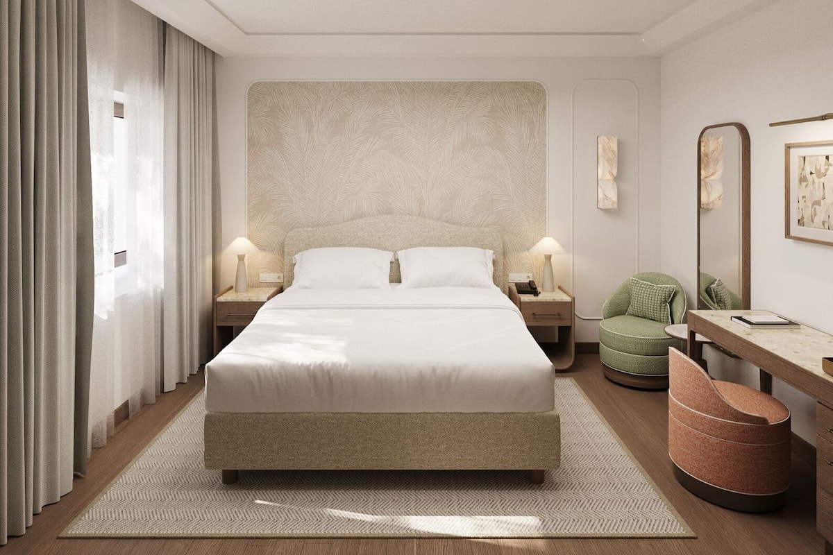 Free minibar, in-room safe, desk, blackout curtains