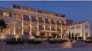 Exterior - The Bristol Bol (Bol)