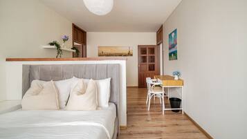 2 bedrooms, WiFi, bed sheets