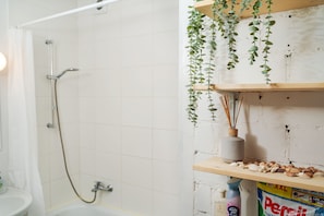 Gratis toiletartikler, håndklæder, Toiletpapir