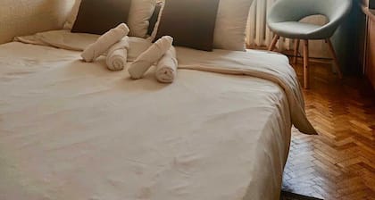 Cozy Apartment in Kaunas with Free Parking.