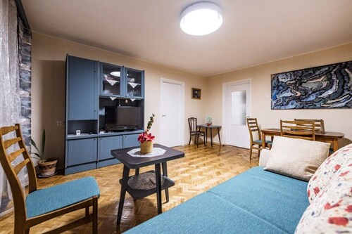 Cozy Apartment in Kaunas with Free Parking.