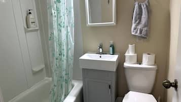 Apartment, 1 Bedroom | Bathroom