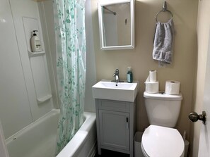 Apartment, 1 Bedroom | Bathroom - Cozy Duplex 2nd Floor Suite (Winnipeg)