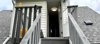 Cozy Duplex 2nd Floor Suite