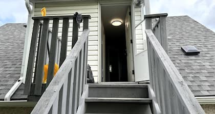 Cozy Duplex 2nd Floor Suite