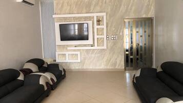 Rumah, 4 kamar tidur | Ruang keluarga