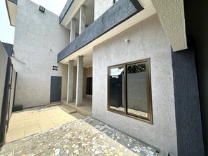 Nhà, 4 phòng ngủ | Chi tiết ngoại thất