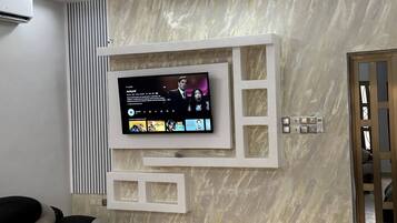 House, 4 Bedrooms | Interior