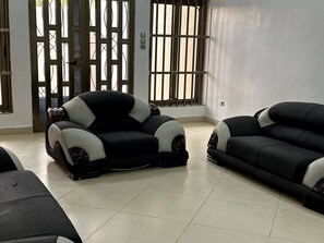 House, 4 Bedrooms | Interior - Mariagletta Cozy Villa (Abomey-Calavi)