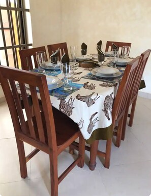 Nhà, 4 phòng ngủ | Khu ăn uống