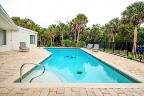 A heated pool - Direct Gulf Access & Canal-Front Luxury – Your Ultimate Sanibel Sanctuary (Sanibel)