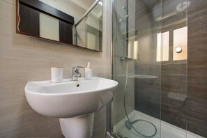 Hair dryer - Comfortable 3-Bedroom Home in Mellieha by Homely (Il-Mellieħa)