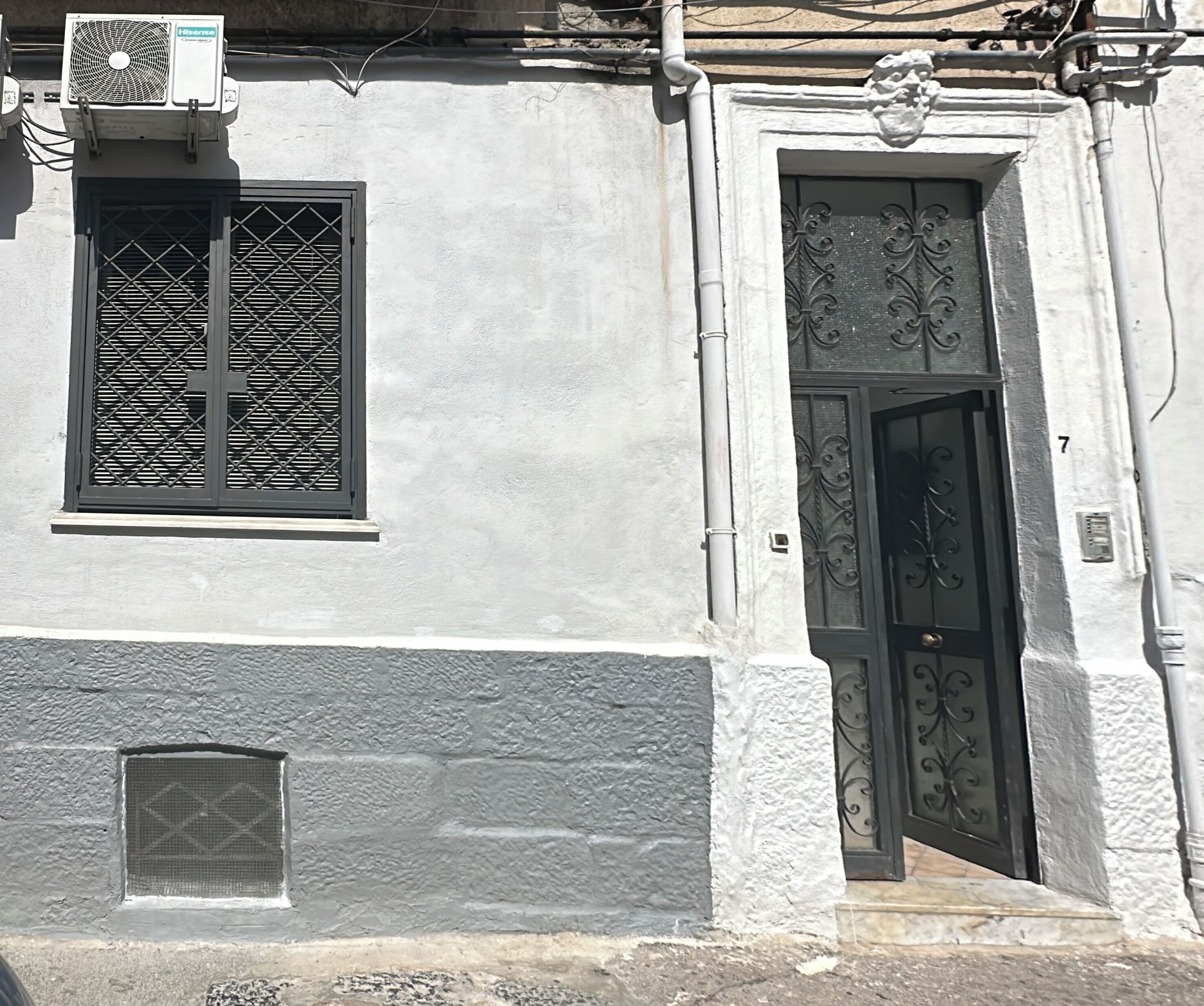 تفاصيل الفندق من الخارج