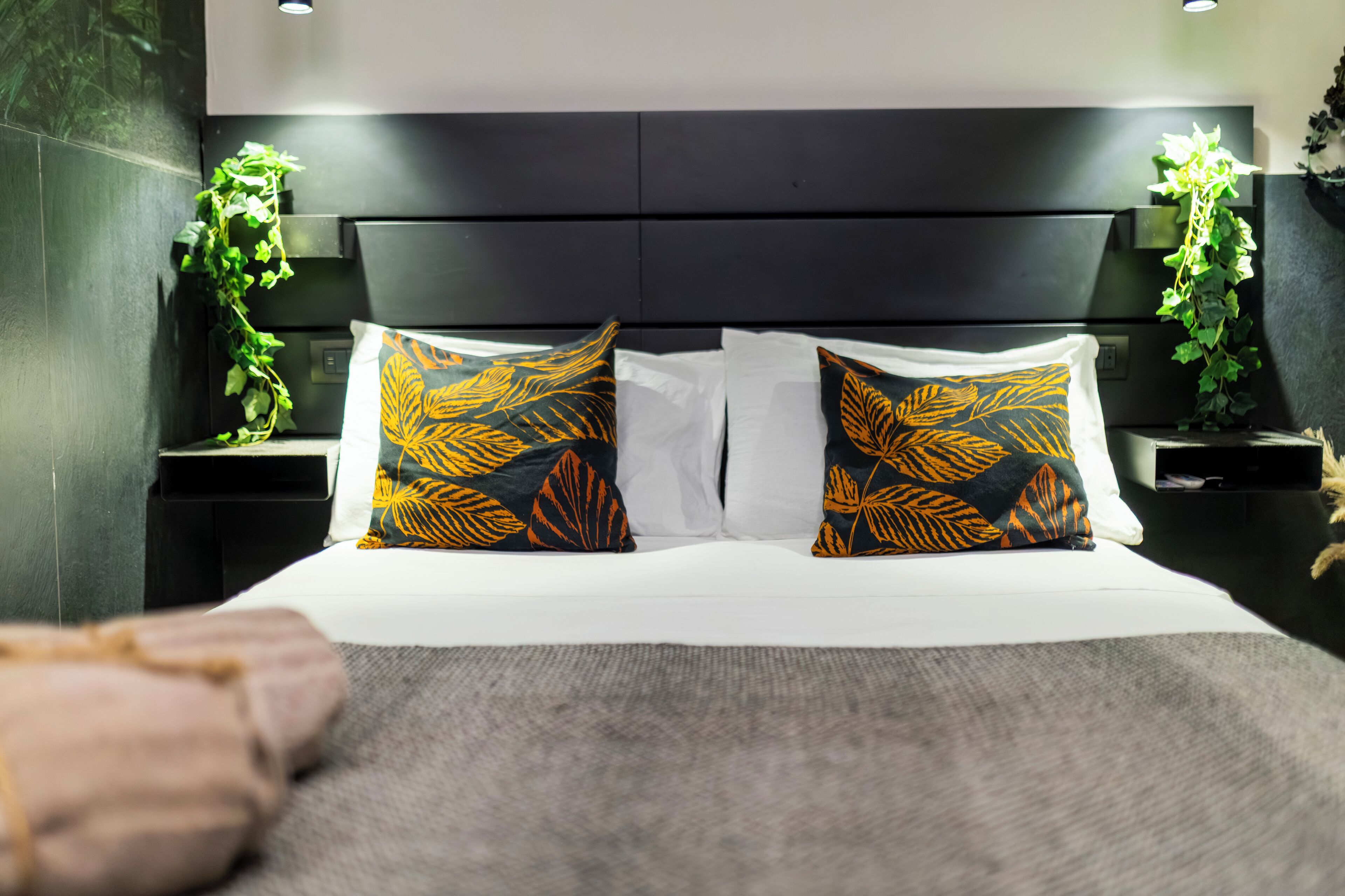 Zimmersafe, Bügeleisen/Bügelbrett, Reisekinderbett, WLAN