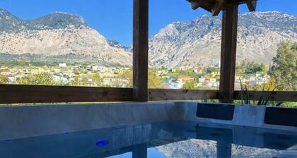 Zaros Traditional House - Private Hot Tub Retreat